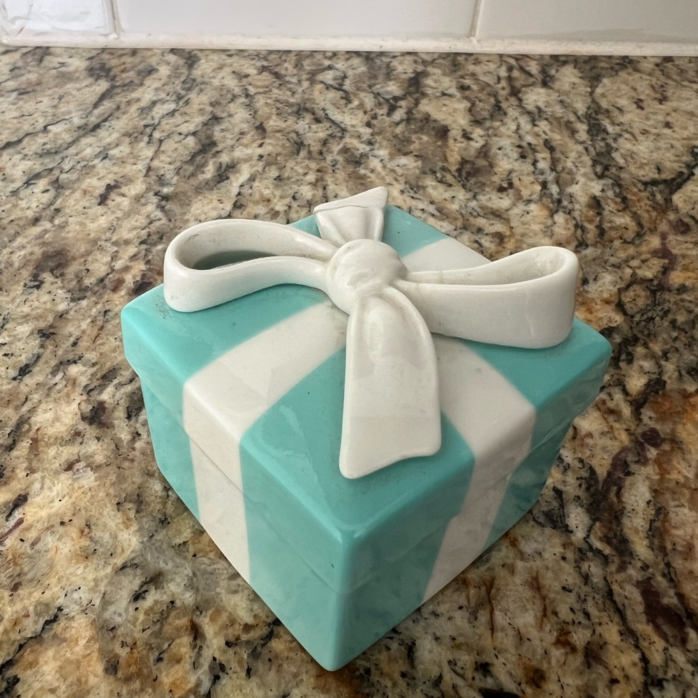 Tiffany & Co. Blue and White Porcelain Trinket / Gift Box